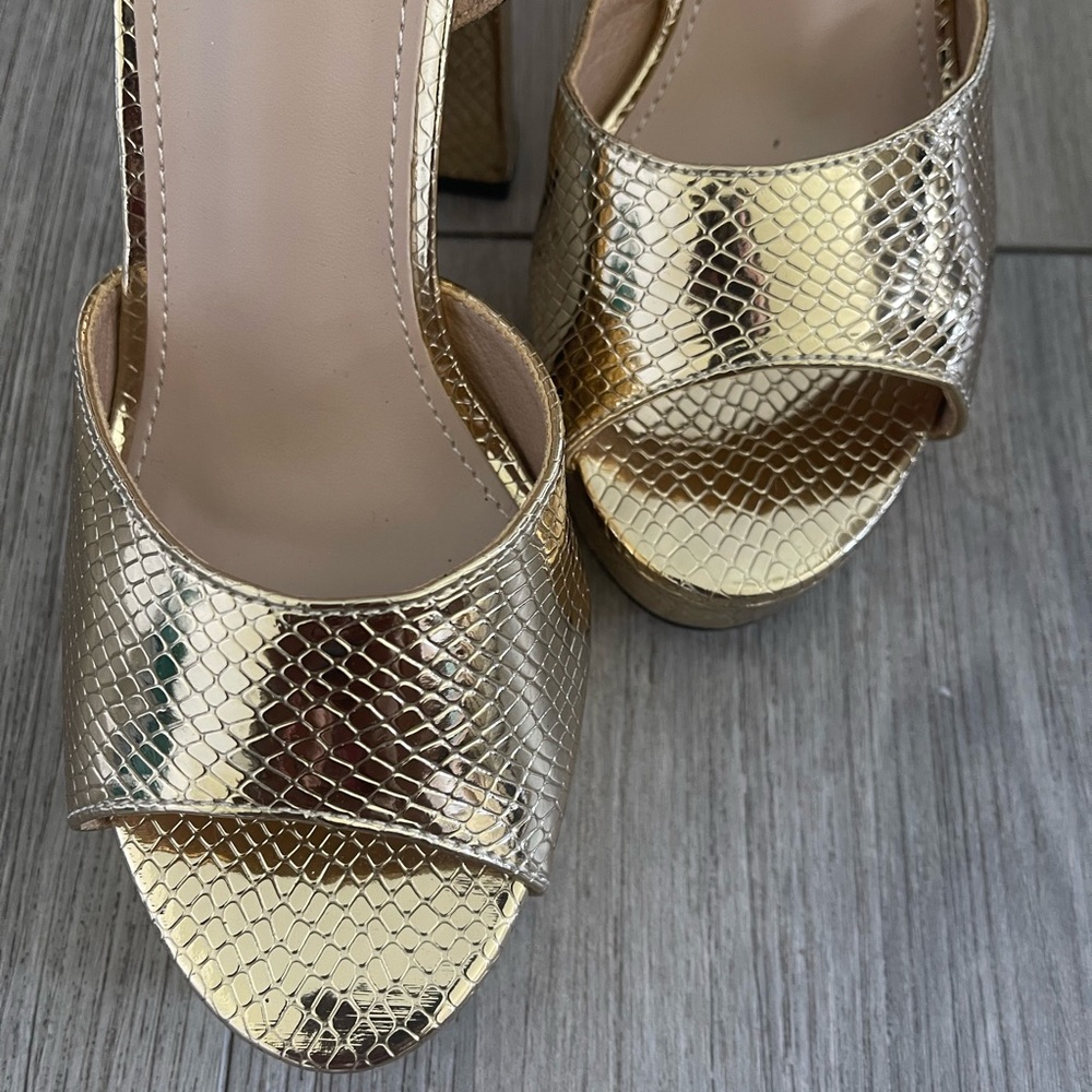 Gold Heels - Picture 5 of 7